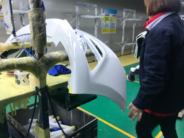 該如何進(jìn)行汽車美容修理？